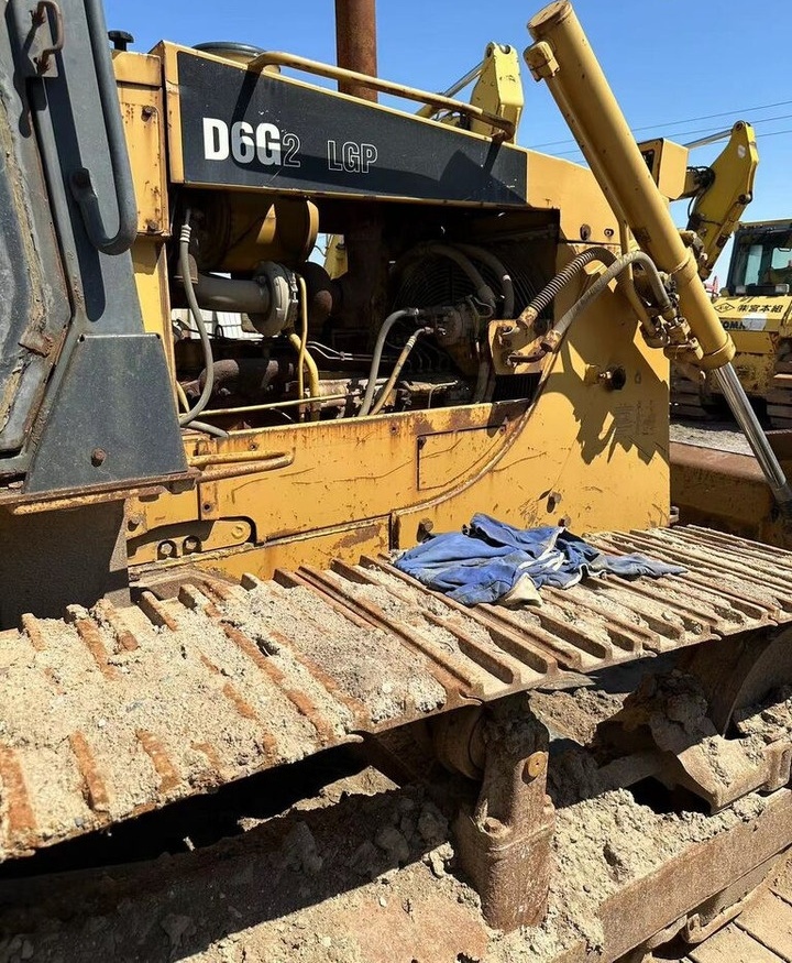Caterpillar D6G-2 - Buldózer: 4 kép. Caterpillar D6G-2 - Buldózer: 4 kép.