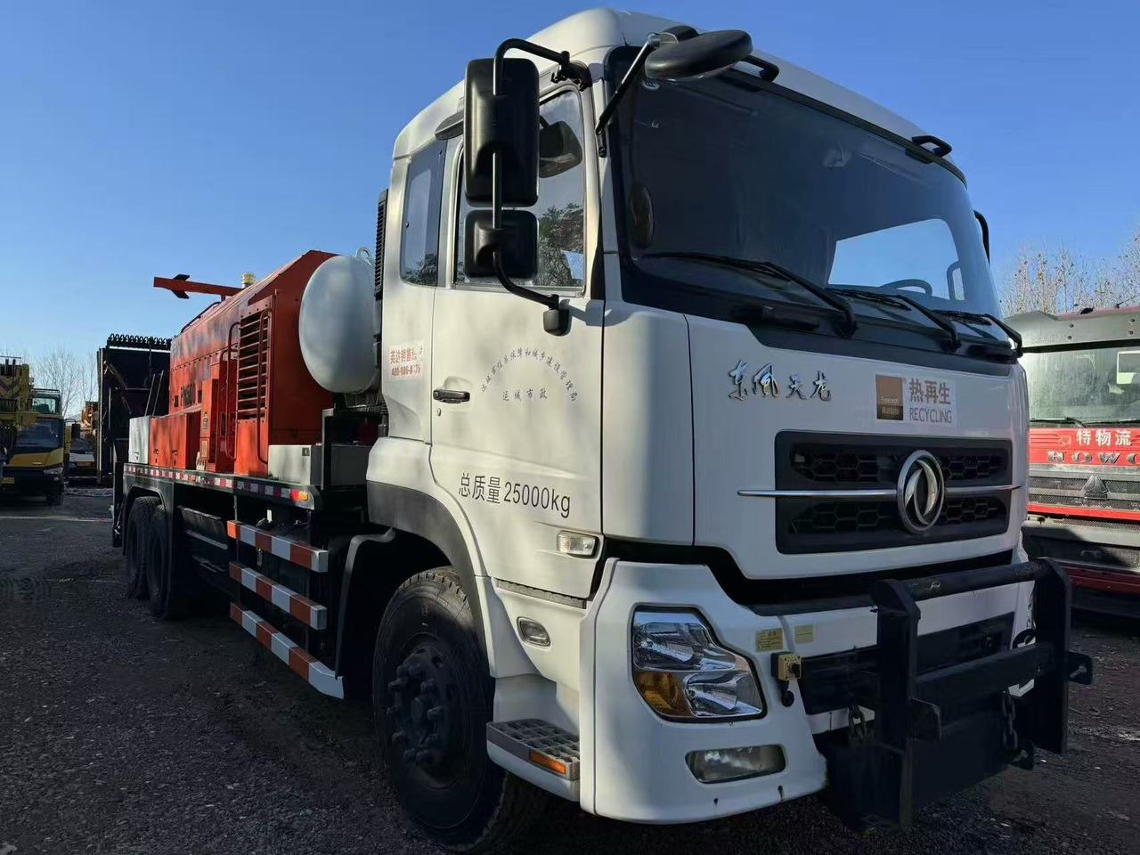 DongFeng DFL1250A12 - Elektromos kishaszonjármű: 2 kép. DongFeng DFL1250A12 - Elektromos kishaszonjármű: 2 kép.