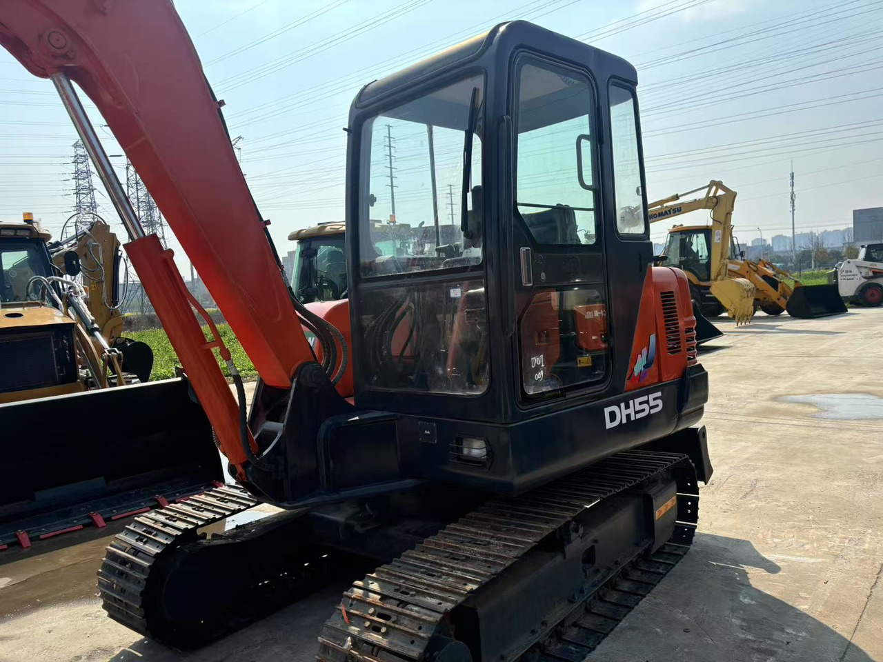 Doosan DH55 - Minikotró: 3 kép. Doosan DH55 - Minikotró: 3 kép.