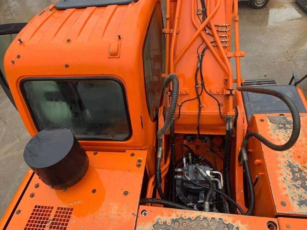 Doosan DX 300 LC - Lánctalpas kotró: 4 kép. Doosan DX 300 LC - Lánctalpas kotró: 4 kép.