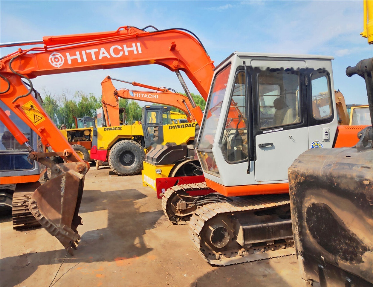 Hitachi EX60 - Minikotró: 1 kép. Hitachi EX60 - Minikotró: 1 kép.