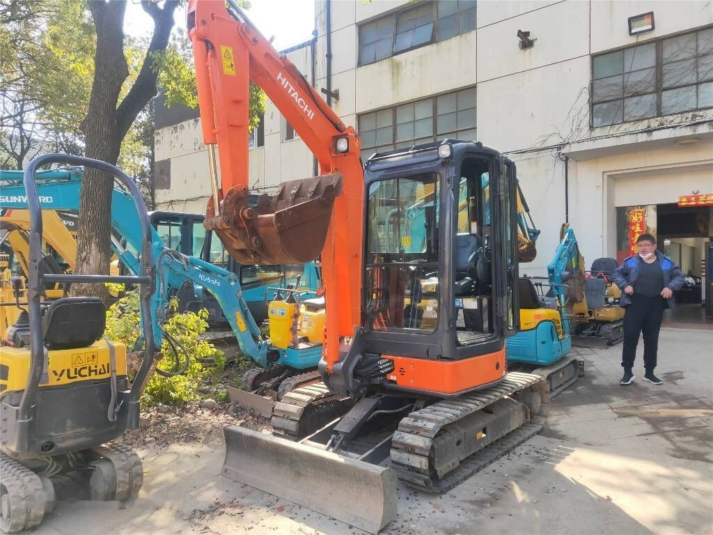Hitachi ZX 30 - Minikotró: 1 kép. Hitachi ZX 30 - Minikotró: 1 kép.