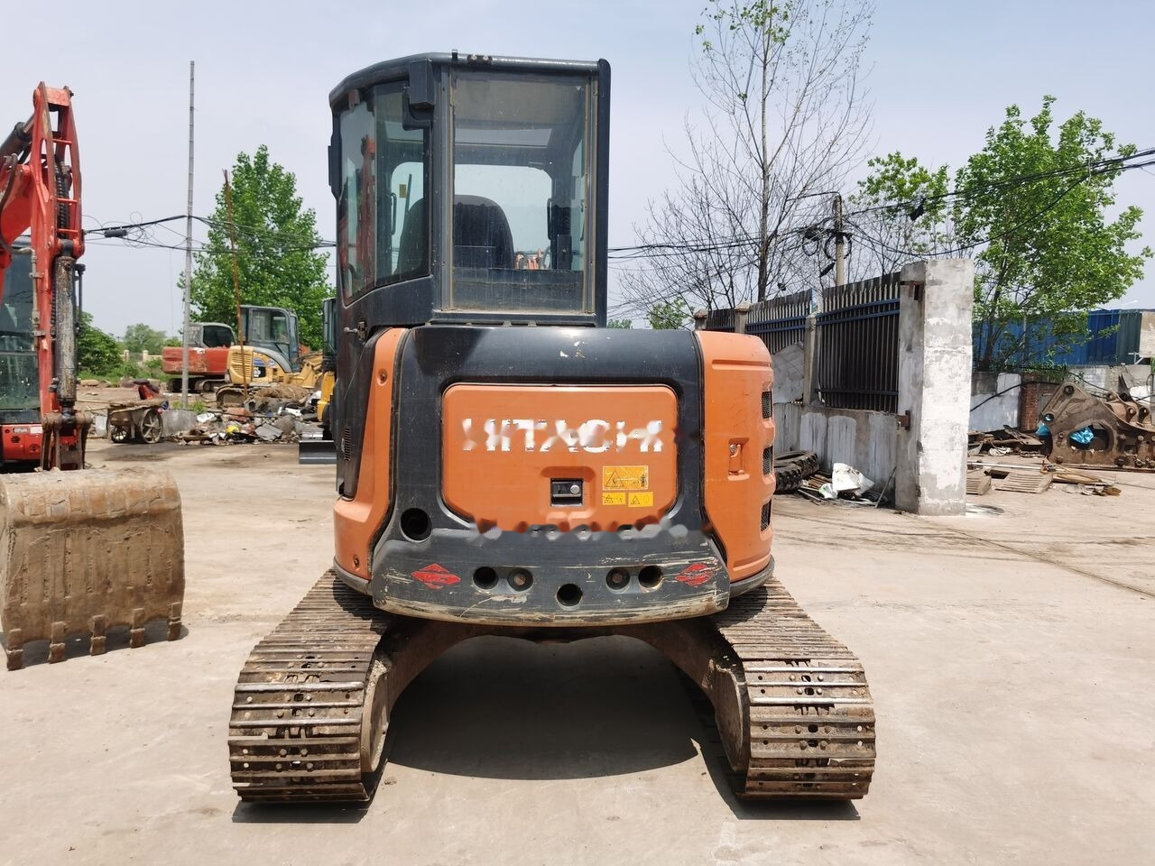 Hitachi ZX55USR-5A - Minikotró: 3 kép. Hitachi ZX55USR-5A - Minikotró: 3 kép.