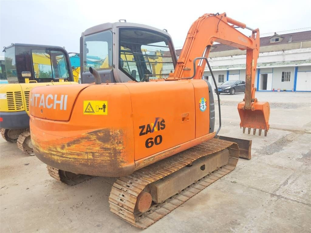 Hitachi ZX60 - Minikotró: 3 kép. Hitachi ZX60 - Minikotró: 3 kép.