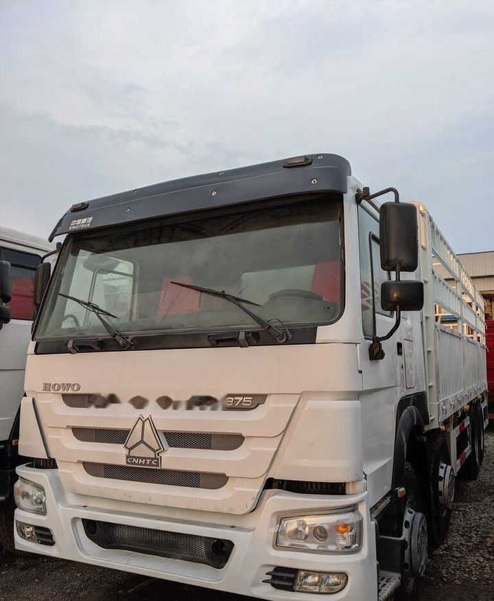 Howo 375 8x4 - Platós teherautó: 1 kép. Howo 375 8x4 - Platós teherautó: 1 kép.