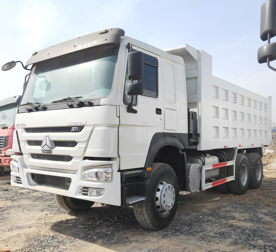 Howo  - Billenőplatós teherautó: 1 kép. Howo  - Billenőplatós teherautó: 1 kép.