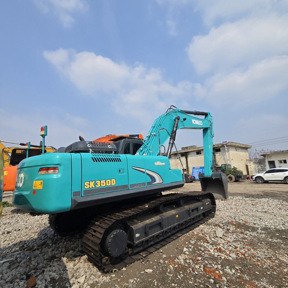 KOBELCO SK350D - Kotrógép: 4 kép. KOBELCO SK350D - Kotrógép: 4 kép.