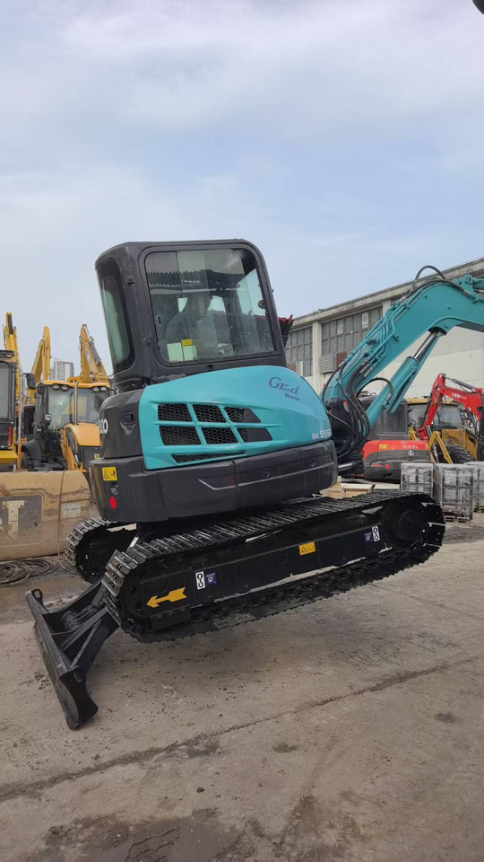 KOBELCO SK55 - Minikotró: 3 kép. KOBELCO SK55 - Minikotró: 3 kép.
