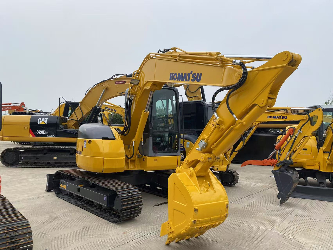 KOMATSU PC78US - Minikotró: 5 kép. KOMATSU PC78US - Minikotró: 5 kép.