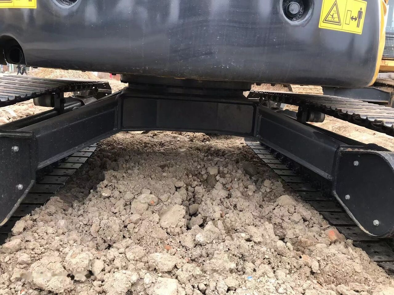 Komatsu PC40MR - Lánctalpas kotró: 3 kép. Komatsu PC40MR - Lánctalpas kotró: 3 kép.