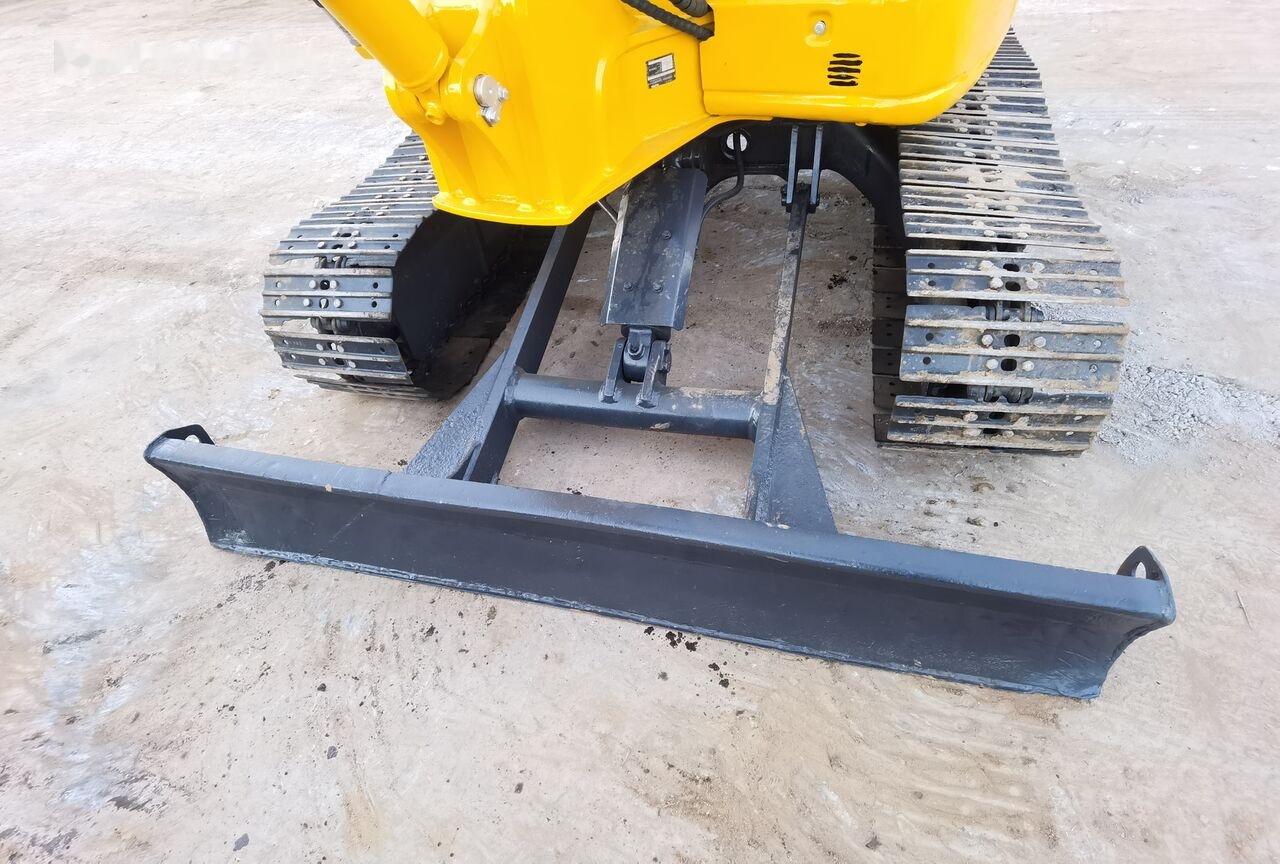 Komatsu PC50MR - Lánctalpas kotró: 2 kép. Komatsu PC50MR - Lánctalpas kotró: 2 kép.