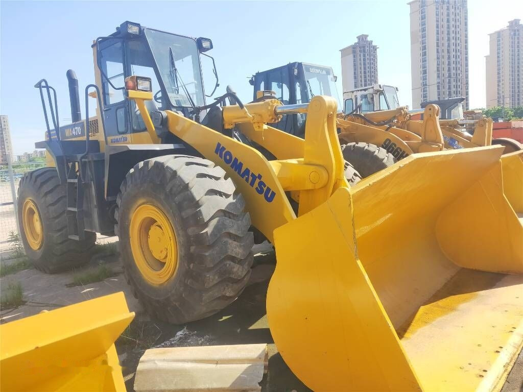 Komatsu WA470 - Gumikerekes homlokrakodó: 3 kép. Komatsu WA470 - Gumikerekes homlokrakodó: 3 kép.