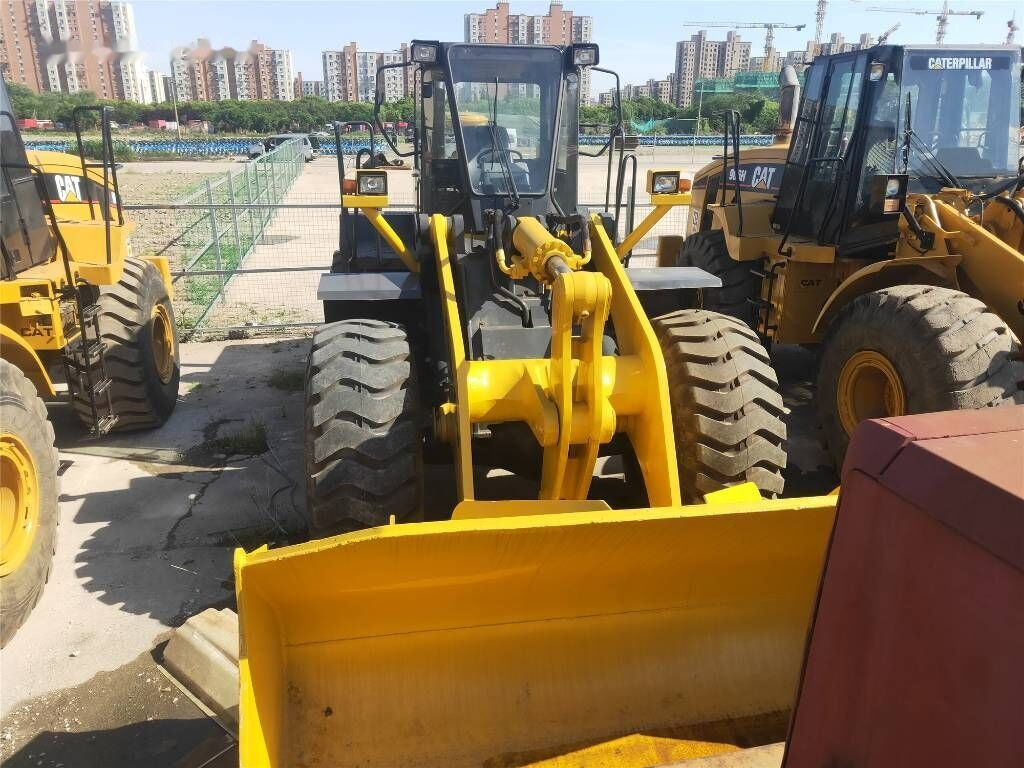 Komatsu WA470 - Gumikerekes homlokrakodó: 2 kép. Komatsu WA470 - Gumikerekes homlokrakodó: 2 kép.