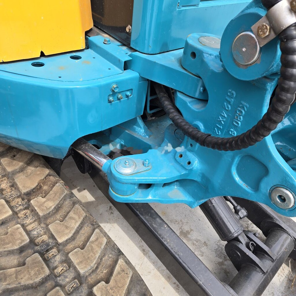 Kubota U25 with swing boom - Minikotró: 4 kép. Kubota U25 with swing boom - Minikotró: 4 kép.