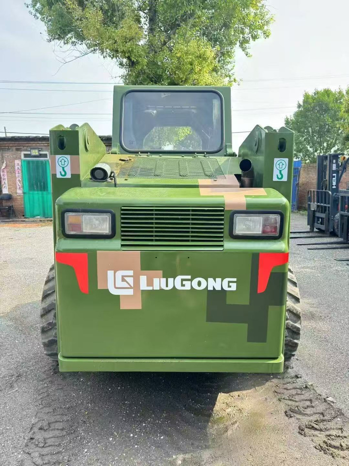 LIUGONG 375B - Mini homlokrakodó: 3 kép. LIUGONG 375B - Mini homlokrakodó: 3 kép.