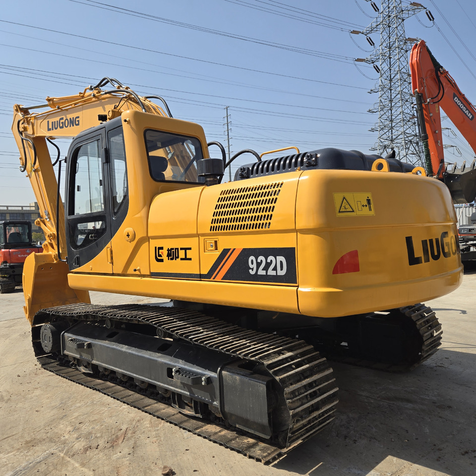 LIUGONG 922D - Kotrógép: 4 kép. LIUGONG 922D - Kotrógép: 4 kép.