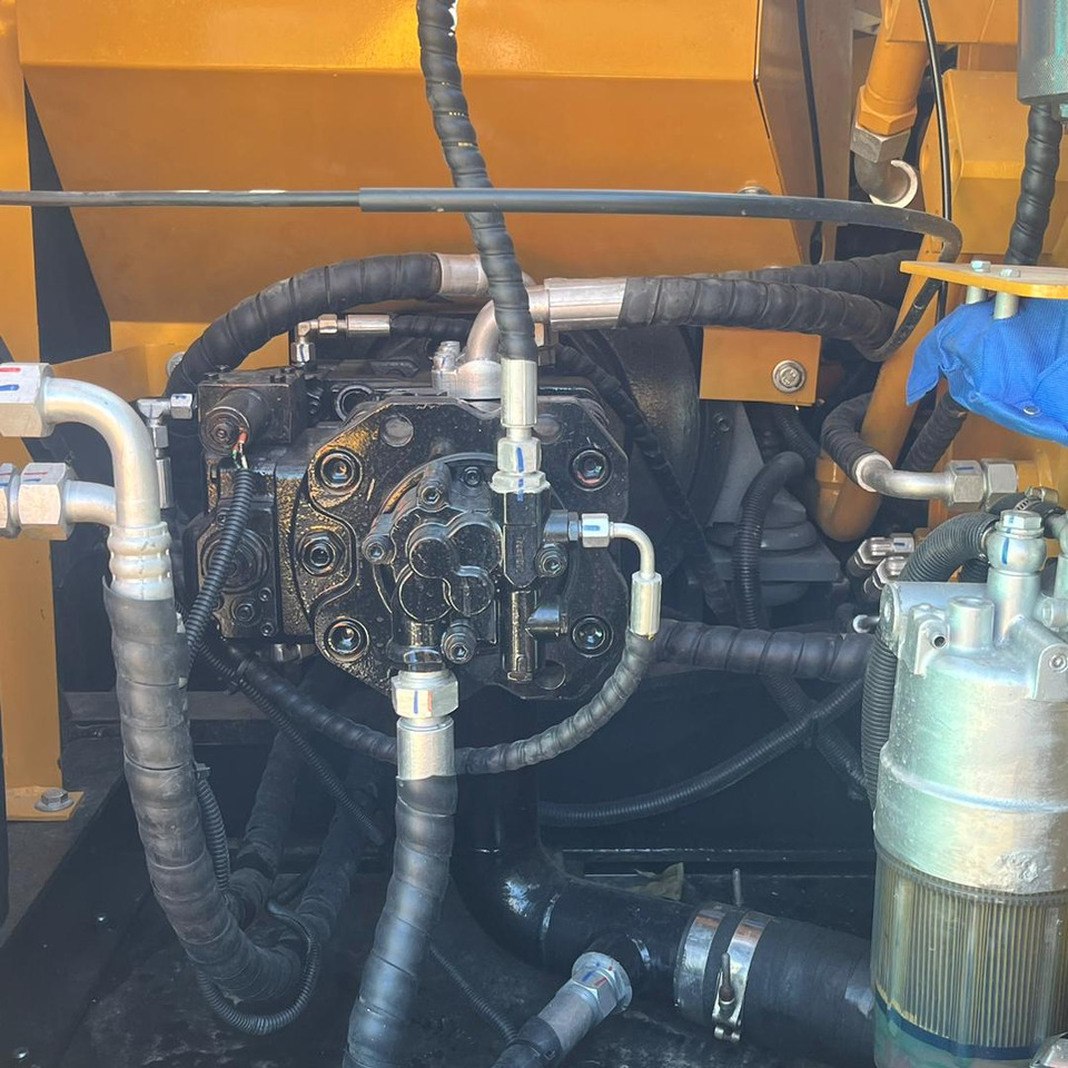 Kotrógép SANY SY135C: 10 kép.