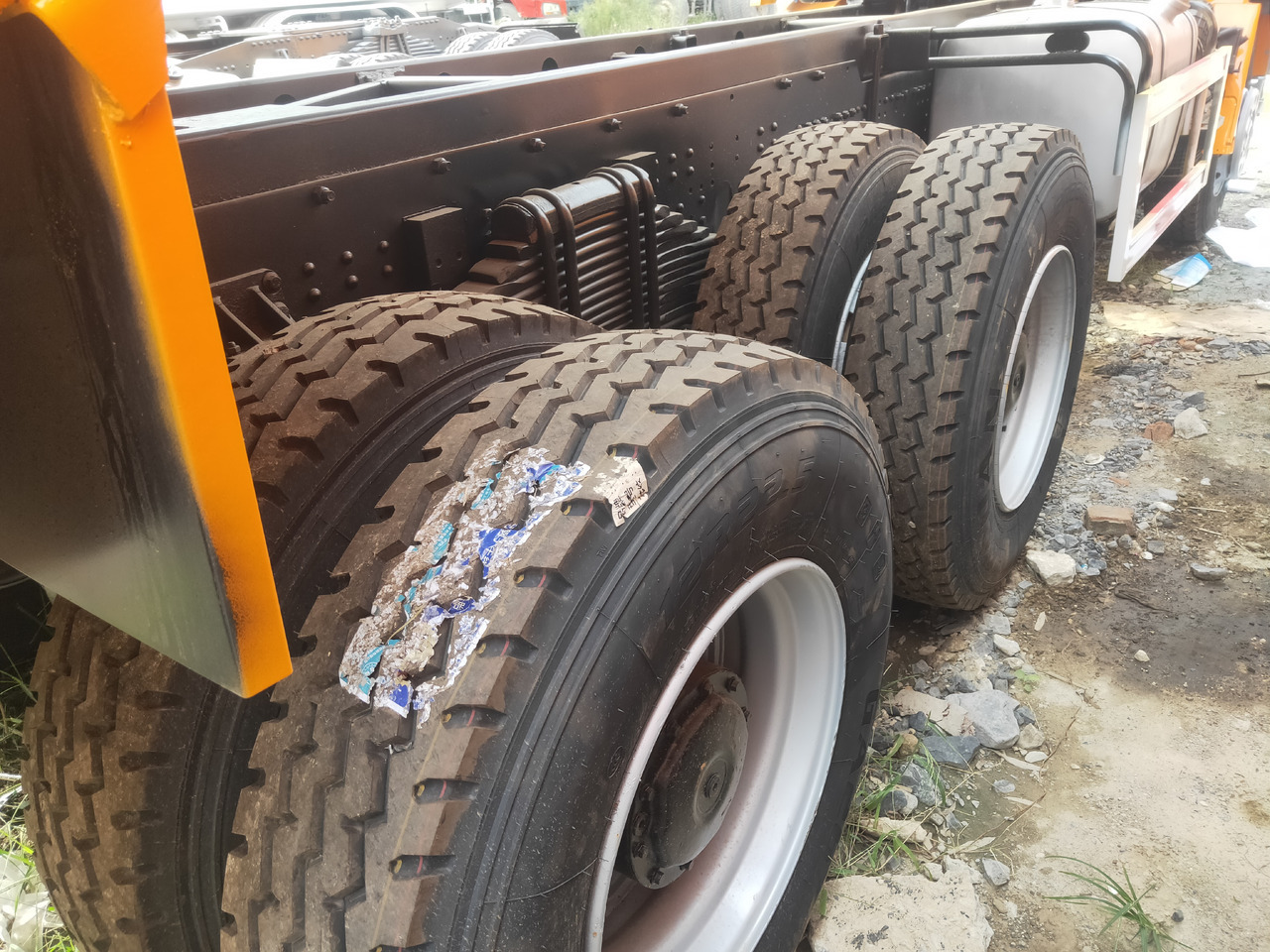 Shacman F3000 6*4 Dump truck - Billenőplatós teherautó: 4 kép. Shacman F3000 6*4 Dump truck - Billenőplatós teherautó: 4 kép.