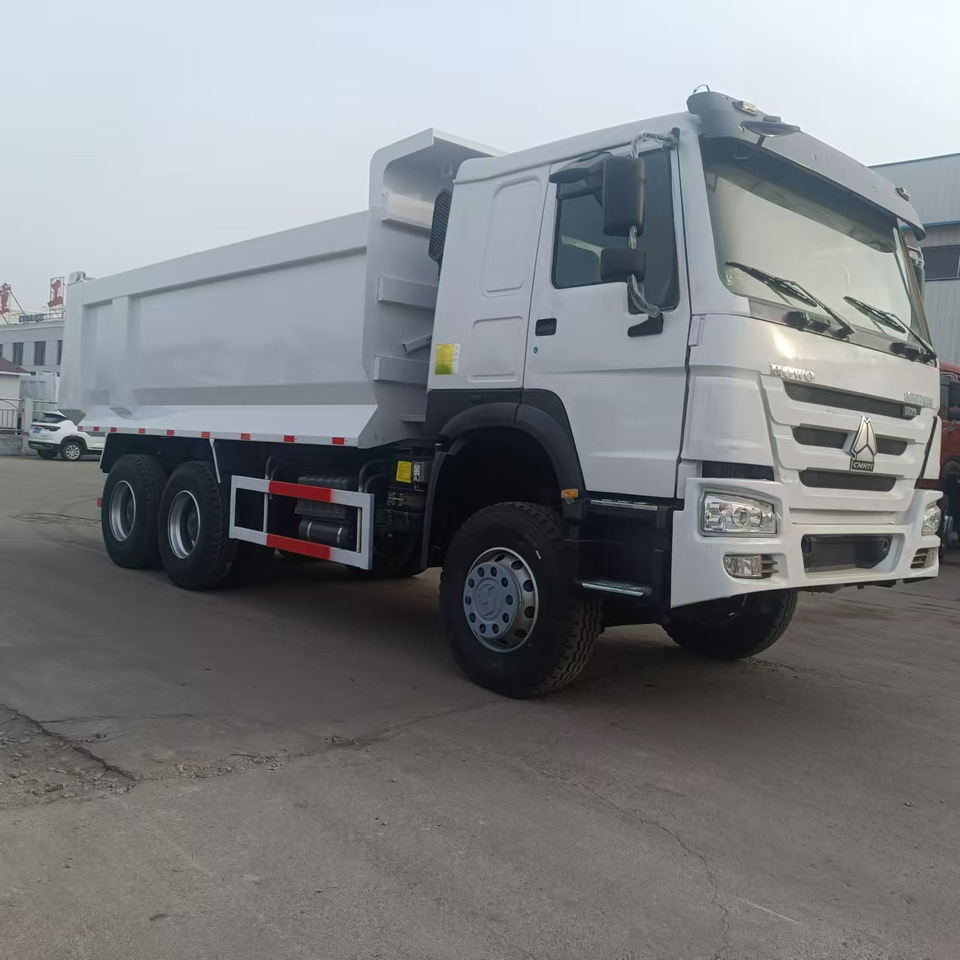 Sinotruk HOWO 371 6*4 Dump truck - Billenőplatós teherautó: 4 kép. Sinotruk HOWO 371 6*4 Dump truck - Billenőplatós teherautó: 4 kép.
