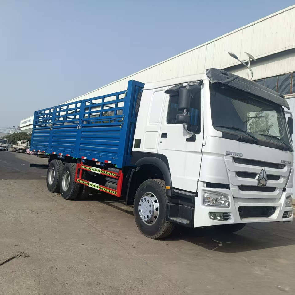 Sinotruk HOWO 371 6*4 Fence truck - Platós teherautó: 3 kép. Sinotruk HOWO 371 6*4 Fence truck - Platós teherautó: 3 kép.