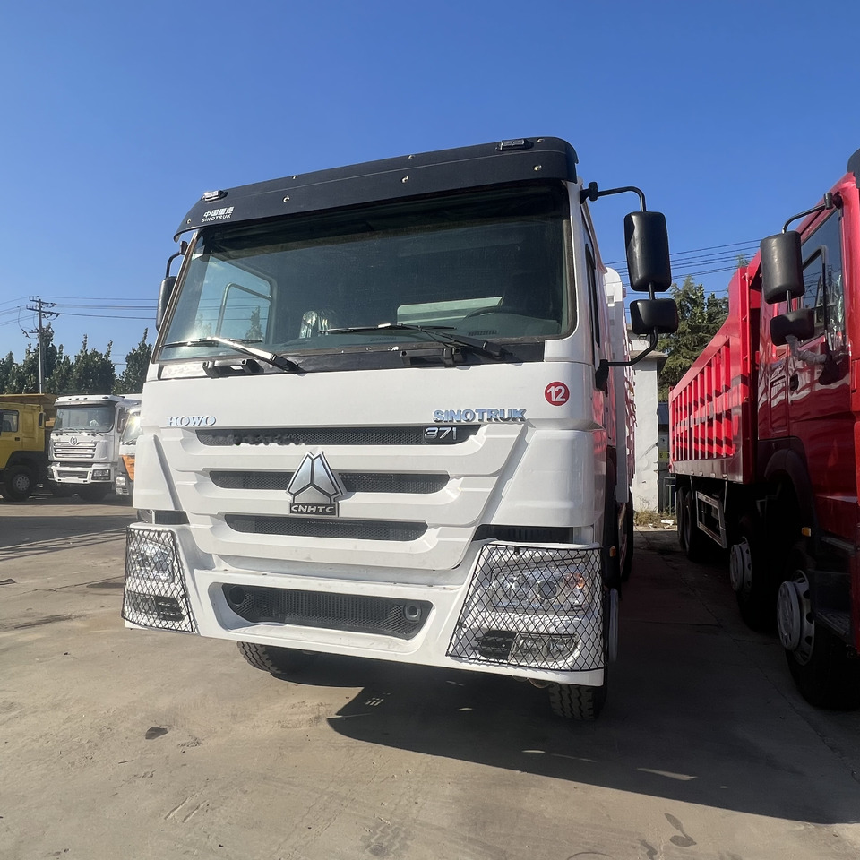 Sinotruk HOWO 371 6*4 Fence truck - Platós teherautó: 5 kép. Sinotruk HOWO 371 6*4 Fence truck - Platós teherautó: 5 kép.