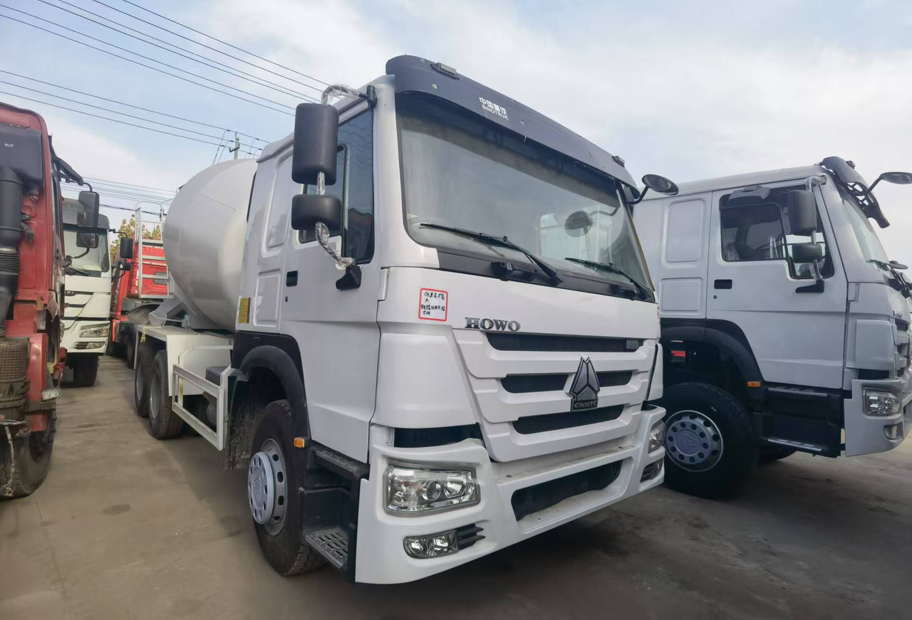 Betonmixer Sinotruk HOWO 371 Concrete mixer truck: 6 kép.