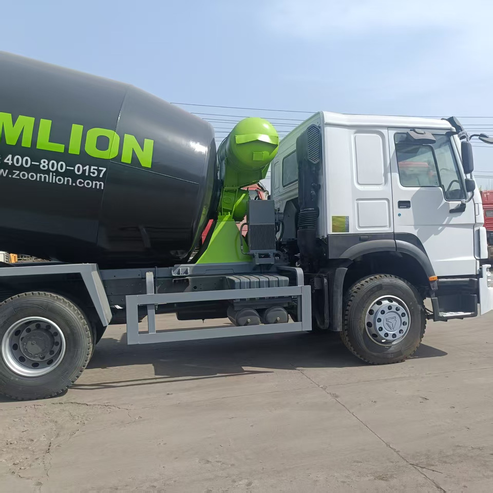 Betonmixer Sinotruk HOWO 6*4 Concrete mixer truck: 8 kép.