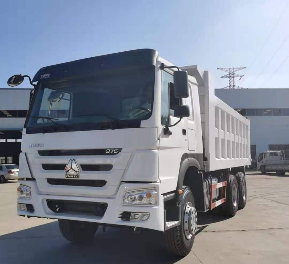 Sinotruk HOWO 6*4 Dump truck - Billenőplatós teherautó: 1 kép. Sinotruk HOWO 6*4 Dump truck - Billenőplatós teherautó: 1 kép.