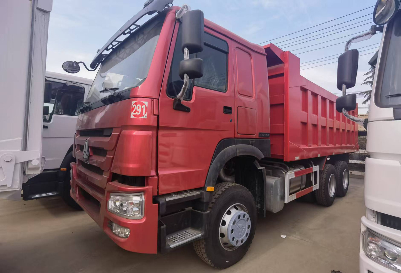 Sinotruk HOWO 6*4 Dump truck - Billenőplatós teherautó: 1 kép. Sinotruk HOWO 6*4 Dump truck - Billenőplatós teherautó: 1 kép.