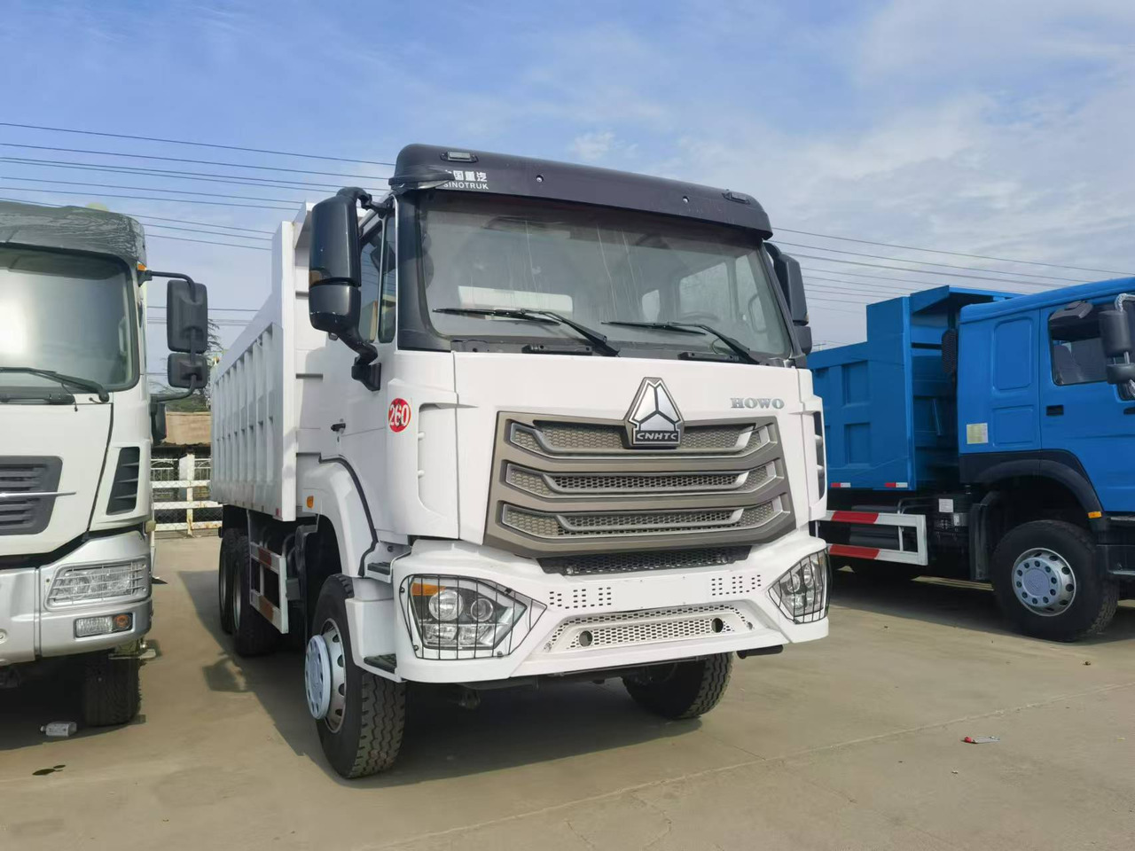 Sinotruk HOWO 6*4 Dump truck - Billenőplatós teherautó: 5 kép. Sinotruk HOWO 6*4 Dump truck - Billenőplatós teherautó: 5 kép.