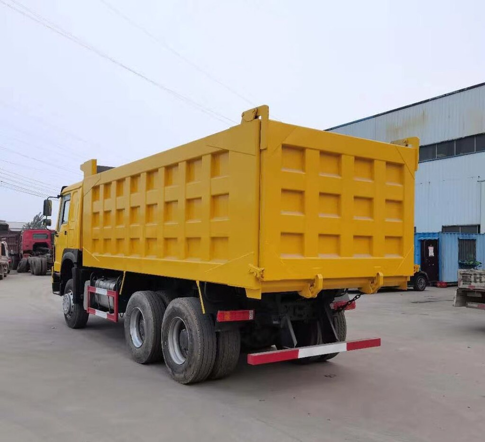 Sinotruk HOWO 6*4 Dump turck - Billenőplatós teherautó: 5 kép. Sinotruk HOWO 6*4 Dump turck - Billenőplatós teherautó: 5 kép.