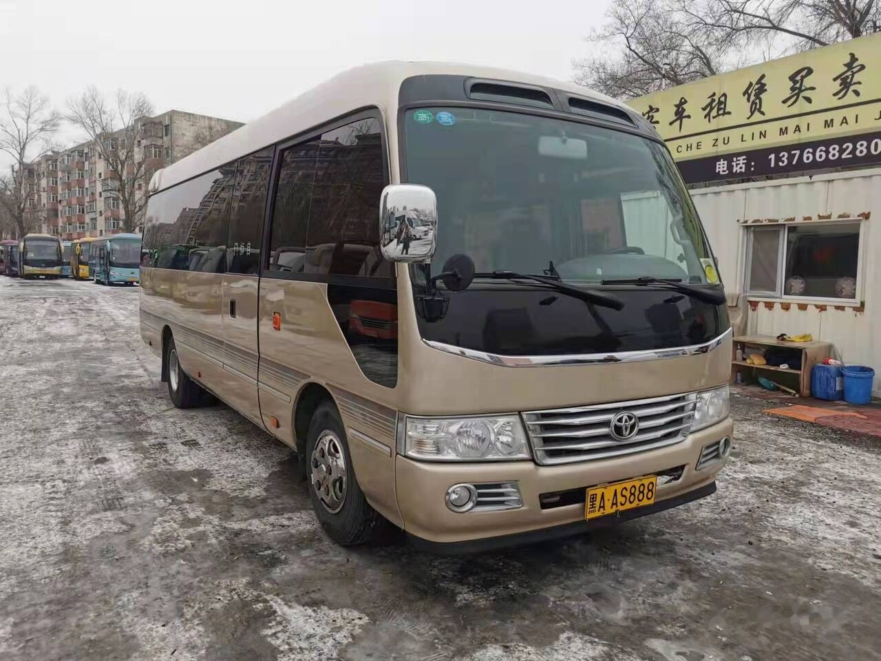 Toyota 29 SEATS COASTER - Városi busz: 4 kép. Toyota 29 SEATS COASTER - Városi busz: 4 kép.