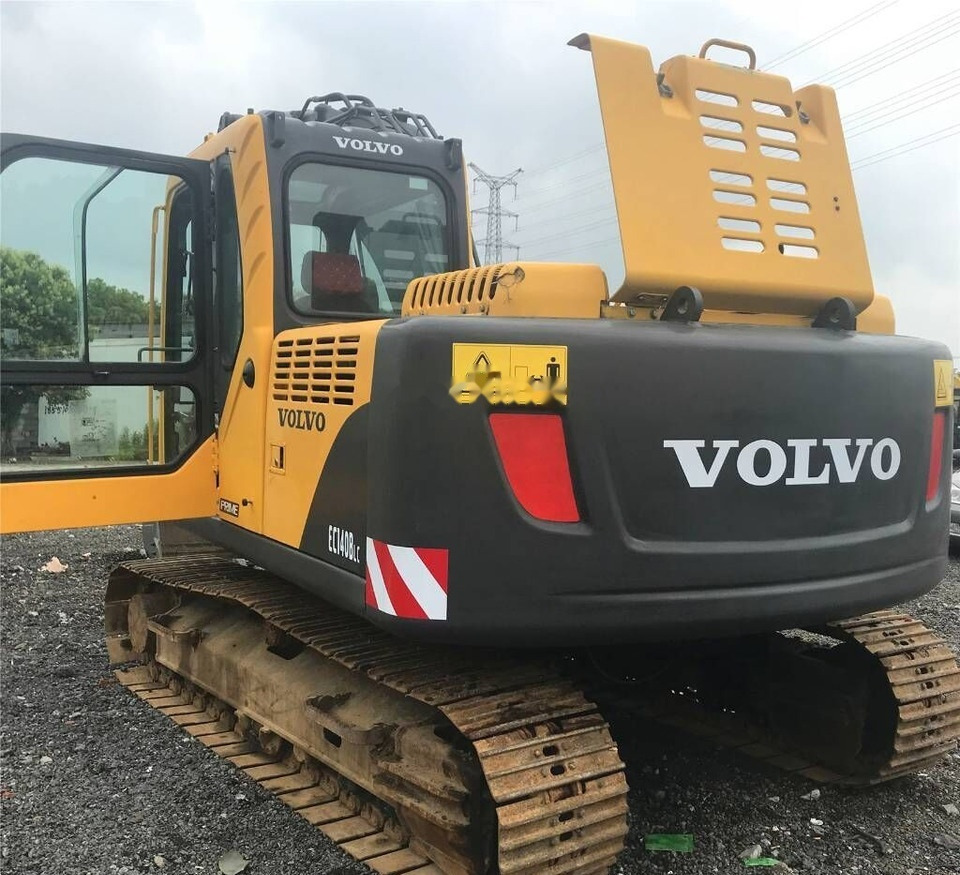 Volvo EC 140 B LC - Lánctalpas kotró: 2 kép. Volvo EC 140 B LC - Lánctalpas kotró: 2 kép.