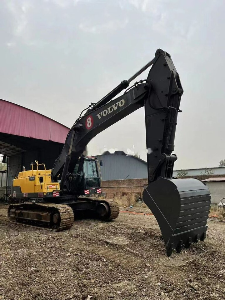 Volvo EC480DL - Lánctalpas kotró: 1 kép. Volvo EC480DL - Lánctalpas kotró: 1 kép.