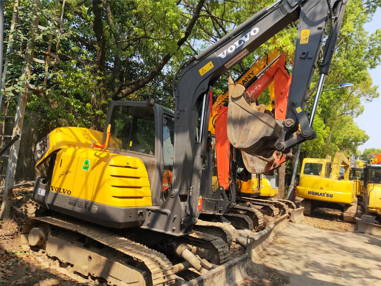 Volvo EC60C - Minikotró: 2 kép. Volvo EC60C - Minikotró: 2 kép.