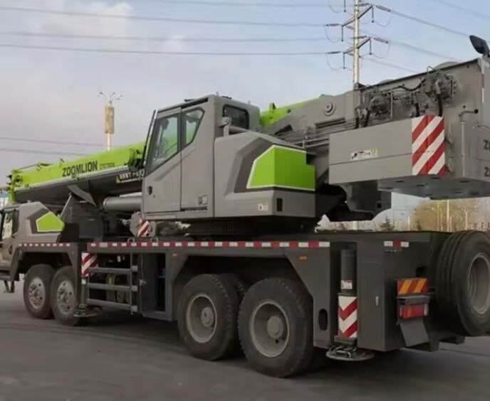 Zoomlion ZTC 700V - Autódaru: 2 kép. Zoomlion ZTC 700V - Autódaru: 2 kép.