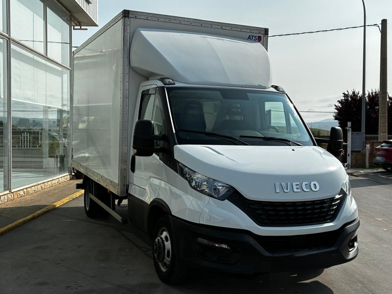 Caja cerrada IVECO 35C16 20m3 - Dobozos kisteherautó: 3 kép. Caja cerrada IVECO 35C16 20m3 - Dobozos kisteherautó: 3 kép.