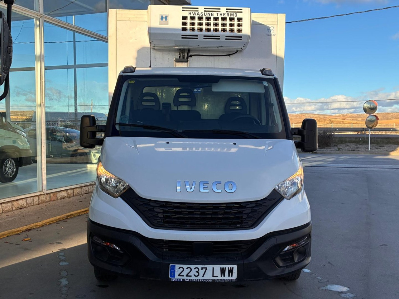 Frigorífico IVECO 35C16 3.0 FRIGORIFICA - Hűtős kisteherautó: 2 kép. Frigorífico IVECO 35C16 3.0 FRIGORIFICA - Hűtős kisteherautó: 2 kép.
