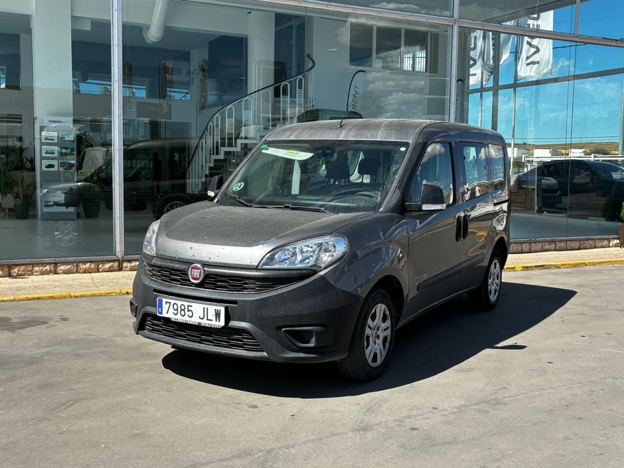 Furgón Fiat Dobló 5 plazas - Furgon: 1 kép. Furgón Fiat Dobló 5 plazas - Furgon: 1 kép.