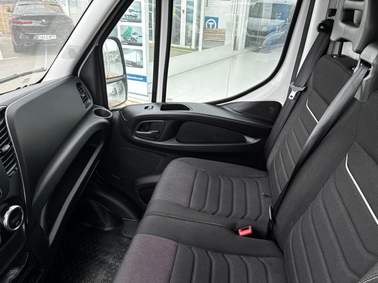 Furgón IVECO 35S14 V 12m3 - Furgon: 5 kép. Furgón IVECO 35S14 V 12m3 - Furgon: 5 kép.