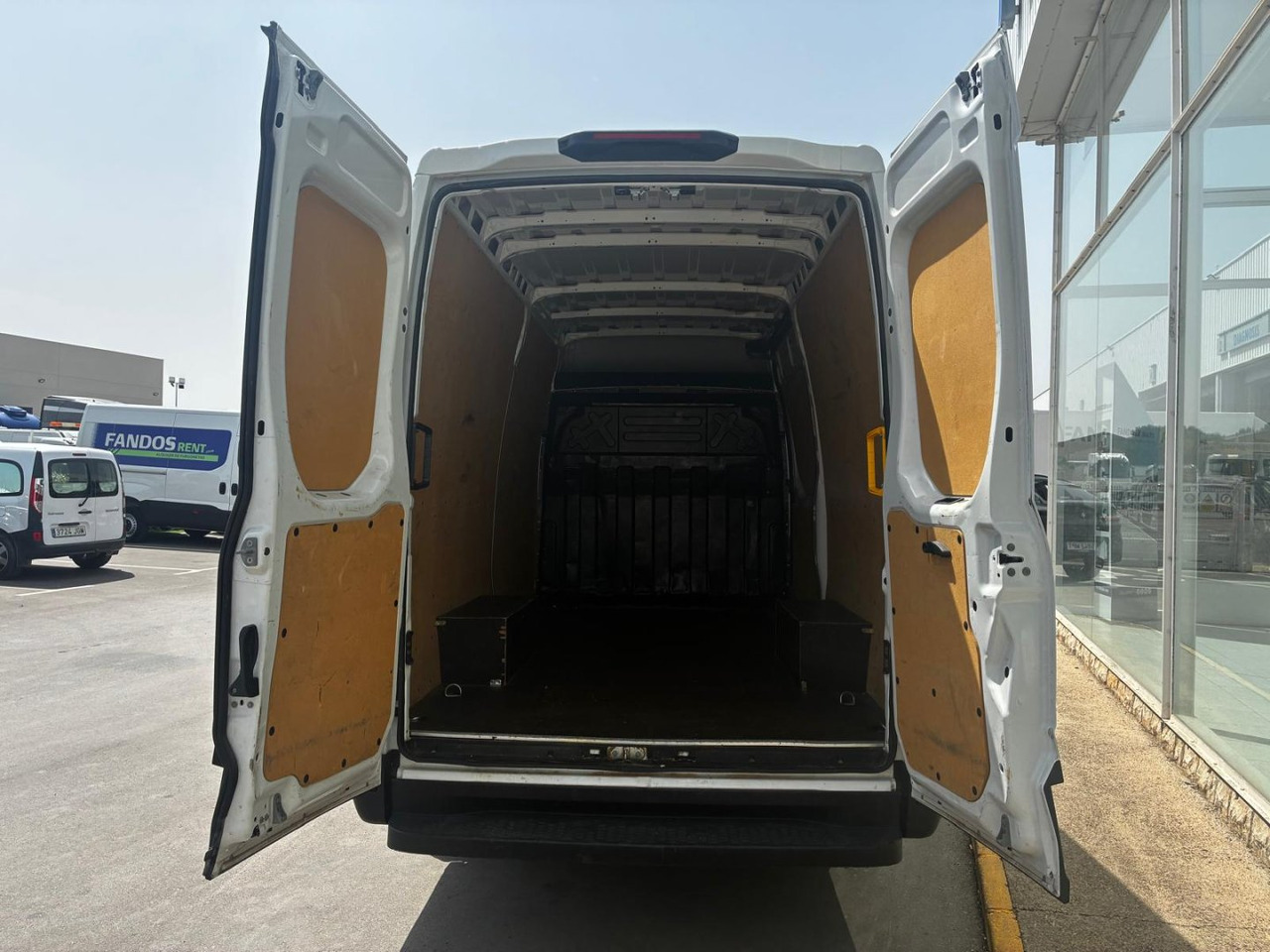 Furgón IVECO 35S14 V 12m3 - Furgon: 5 kép. Furgón IVECO 35S14 V 12m3 - Furgon: 5 kép.