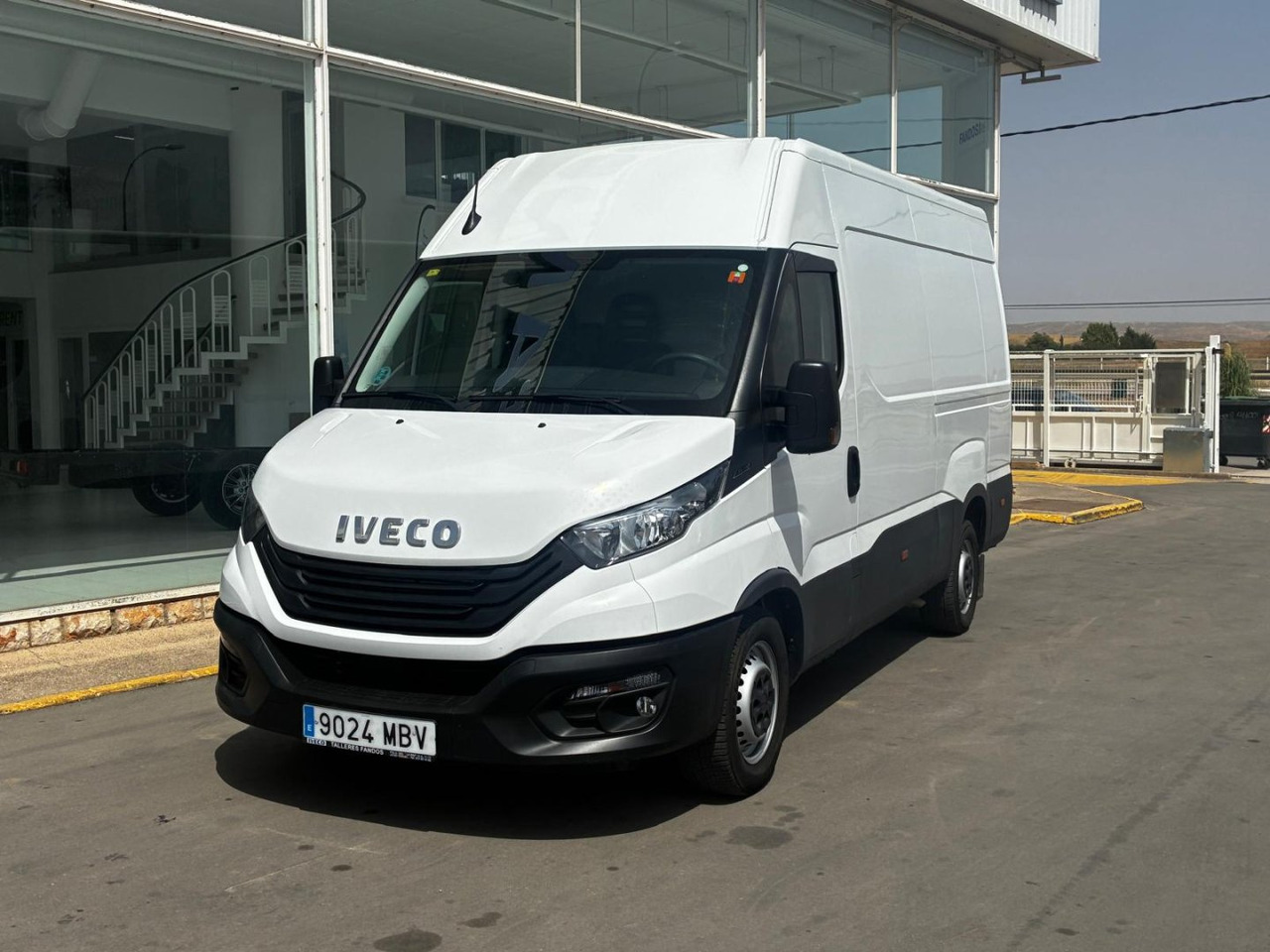 Furgón IVECO 35S14 V 12m3 - Furgon: 1 kép. Furgón IVECO 35S14 V 12m3 - Furgon: 1 kép.
