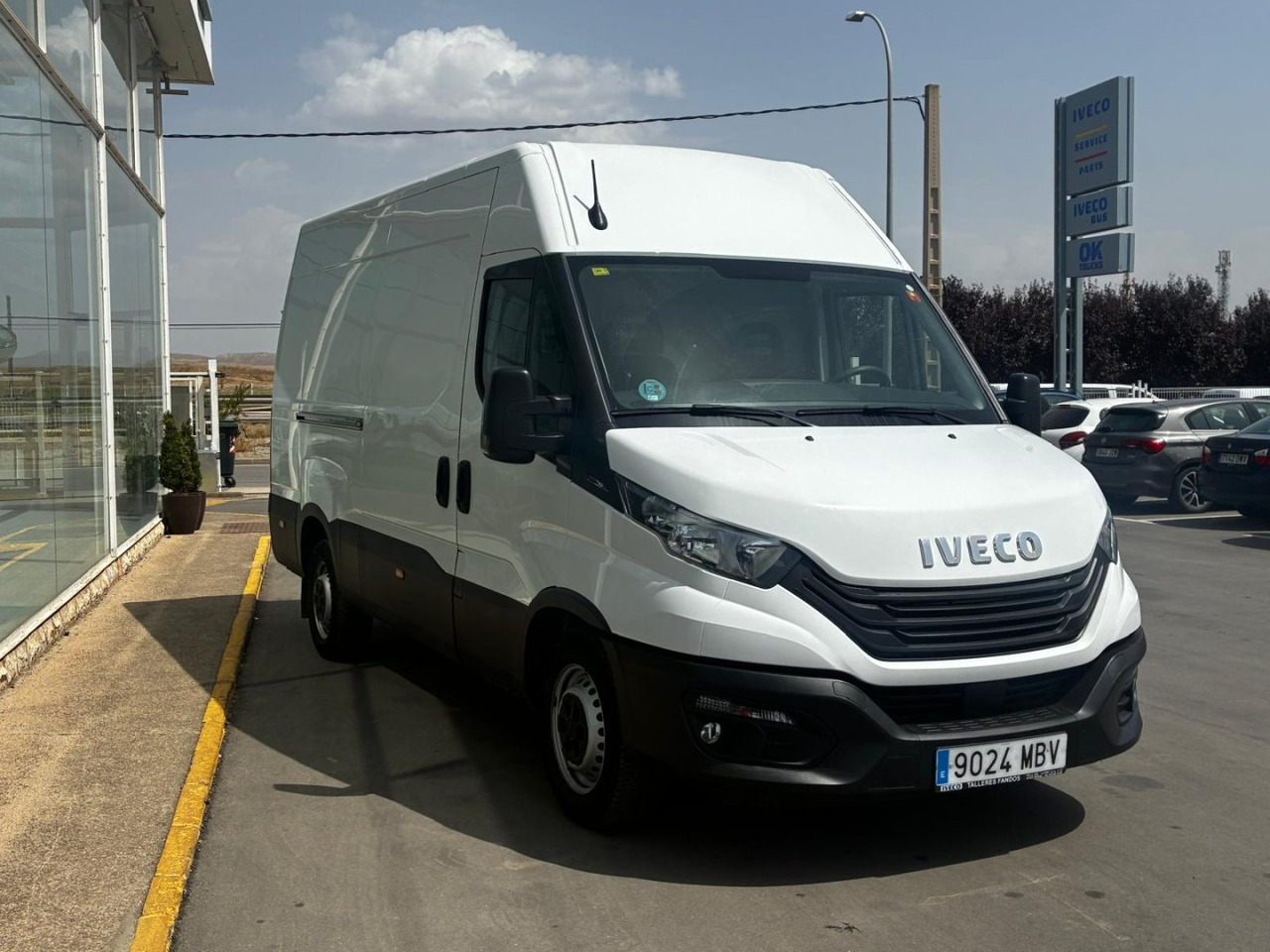 Furgón IVECO 35S14 V 12m3 - Furgon: 3 kép. Furgón IVECO 35S14 V 12m3 - Furgon: 3 kép.