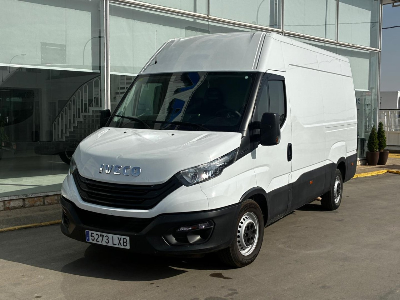 Furgón IVECO 35S16 V 12m3 - Furgon: 1 kép. Furgón IVECO 35S16 V 12m3 - Furgon: 1 kép.