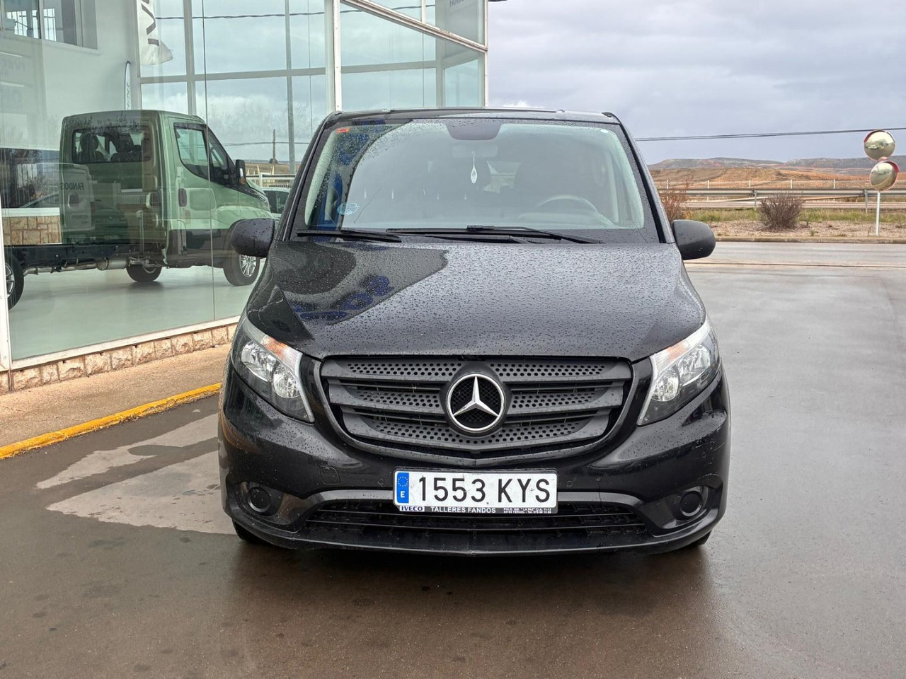 Furgón Mercedes Vito Tourer Pro 115 dci automática. - Furgon: 2 kép. Furgón Mercedes Vito Tourer Pro 115 dci automática. - Furgon: 2 kép.