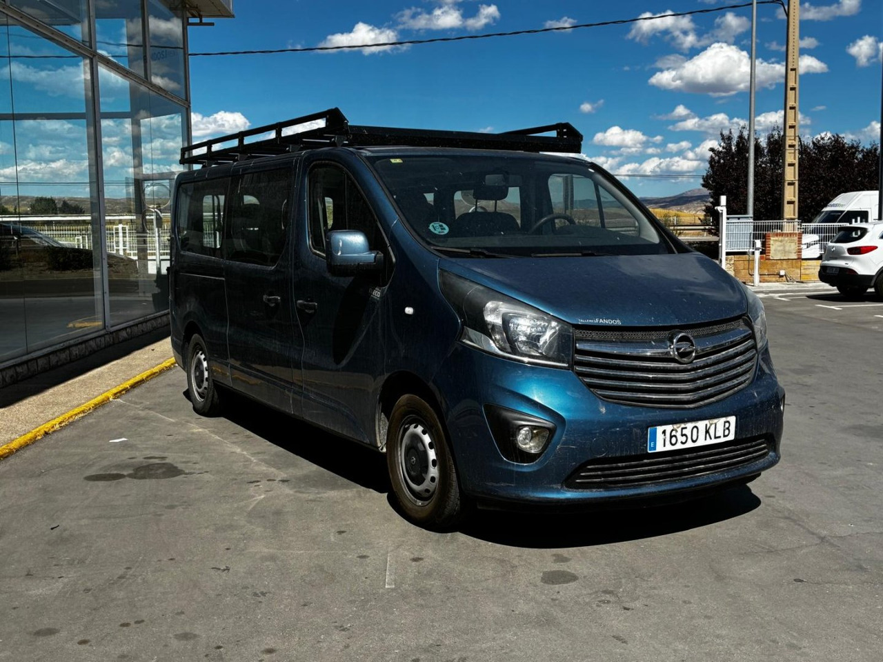 Furgón Opel Vivaro 9 Plazas - Furgon: 3 kép. Furgón Opel Vivaro 9 Plazas - Furgon: 3 kép.