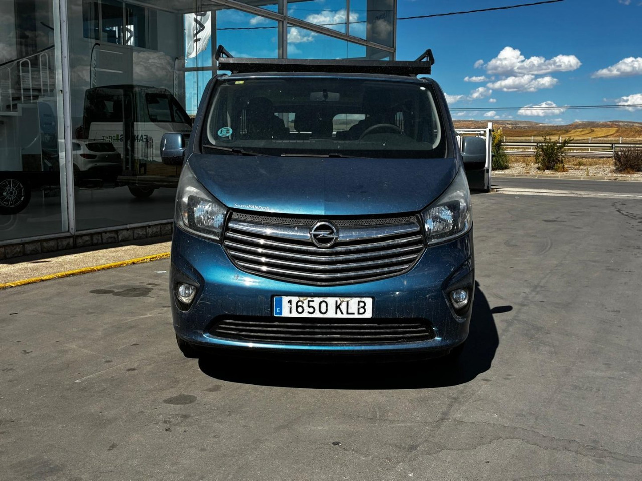 Furgón Opel Vivaro 9 Plazas - Furgon: 2 kép. Furgón Opel Vivaro 9 Plazas - Furgon: 2 kép.