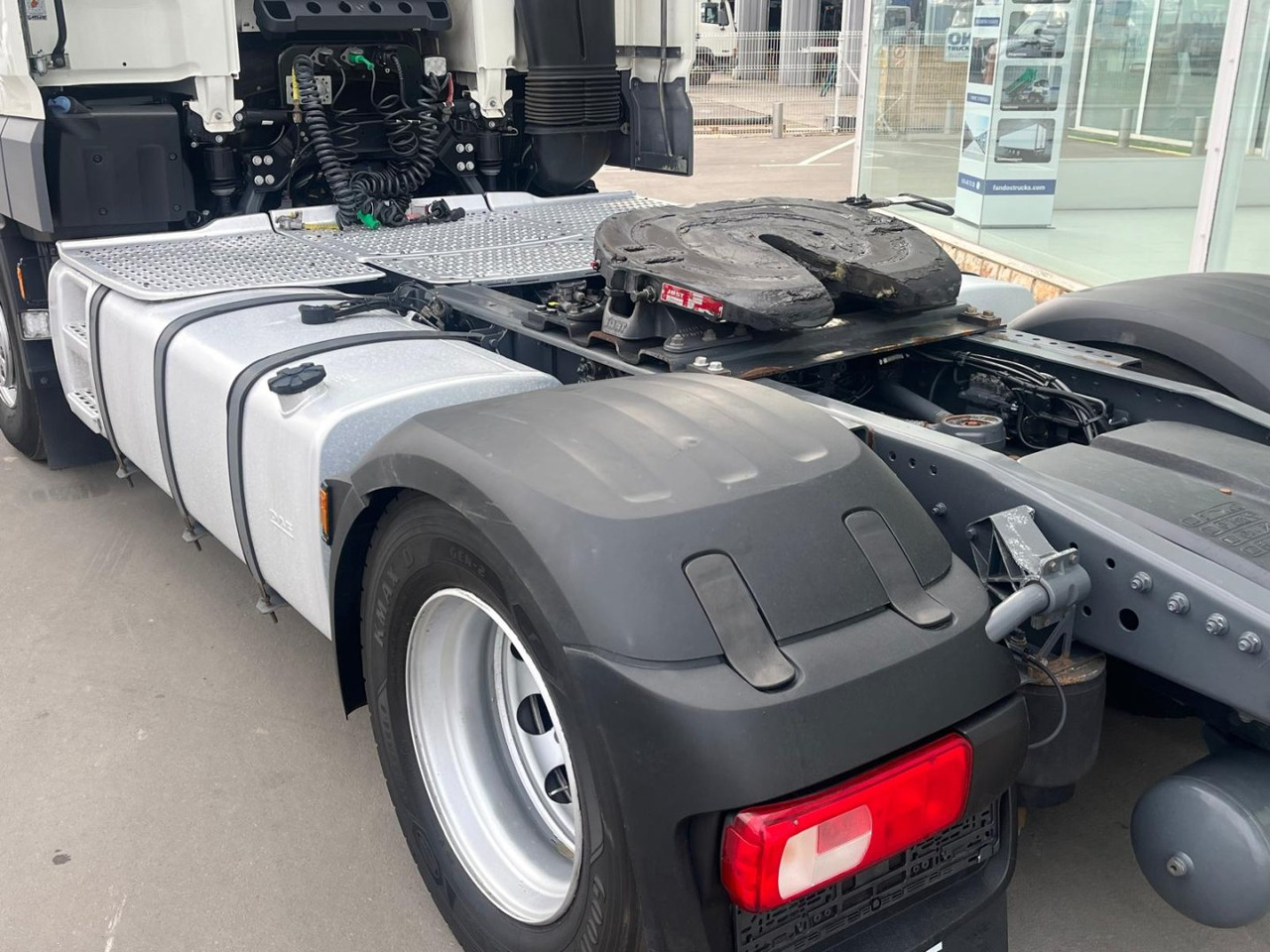 Cabeza Tractora DAF 480 AUTOMATICA CON INTARDER - Nyergesvontató: 5 kép. Cabeza Tractora DAF 480 AUTOMATICA CON INTARDER - Nyergesvontató: 5 kép.