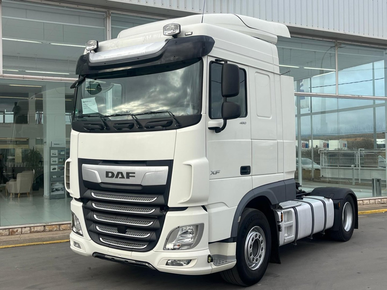 Cabeza Tractora DAF 480 AUTOMATICA CON INTARDER - Nyergesvontató: 1 kép. Cabeza Tractora DAF 480 AUTOMATICA CON INTARDER - Nyergesvontató: 1 kép.