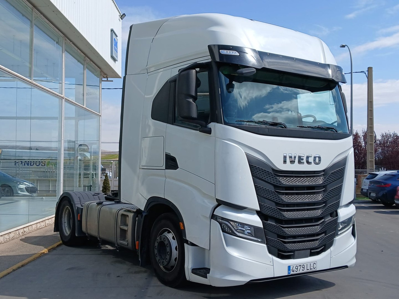 Cabeza Tractora IVECO 480 AUTOMATICO CON INTARDER - Nyergesvontató: 3 kép. Cabeza Tractora IVECO 480 AUTOMATICO CON INTARDER - Nyergesvontató: 3 kép.
